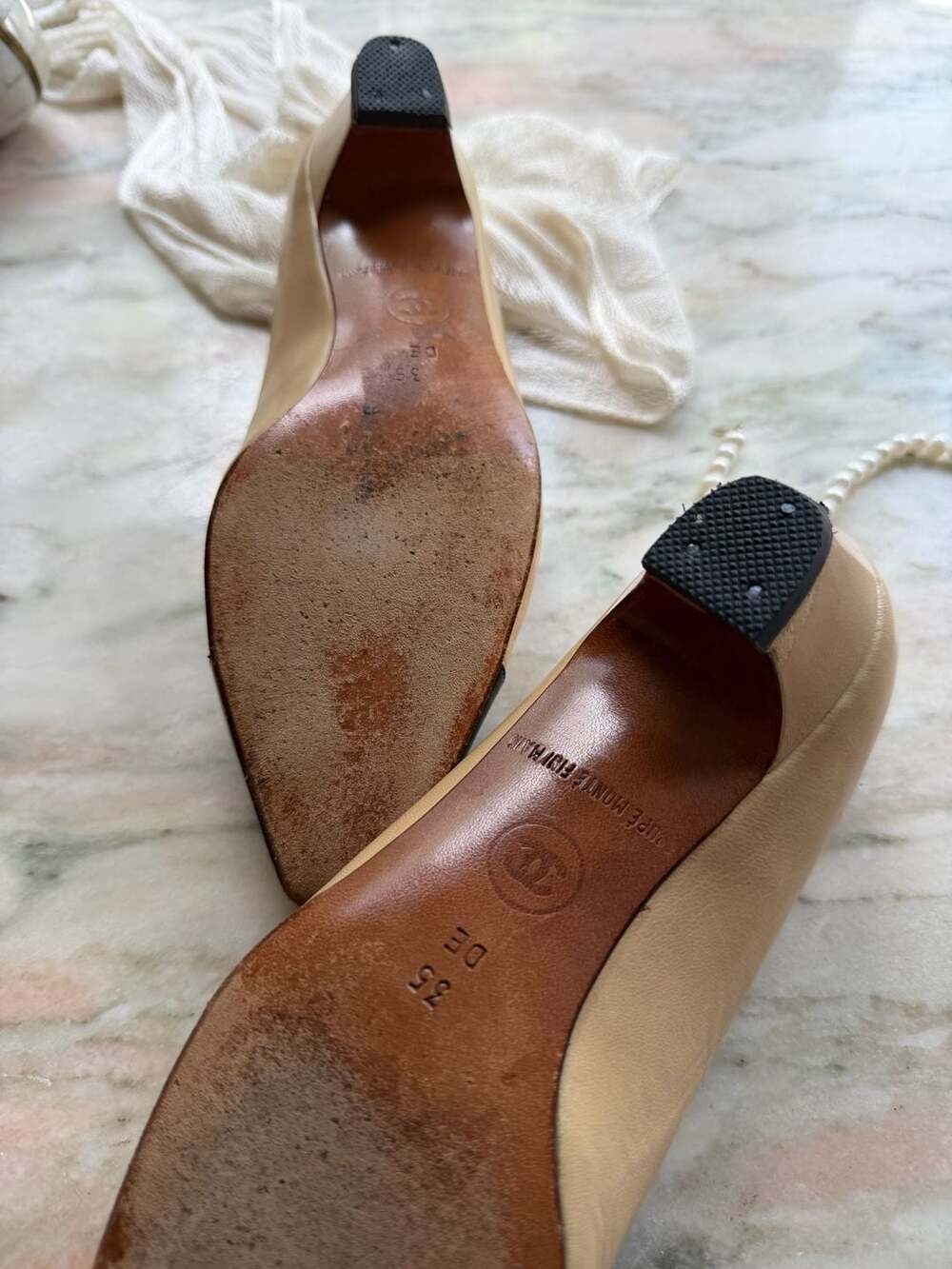 Chanel Vintage Beige Lambskin Black Cap-Toe Block Heel Pumps - Picture 10 of 12